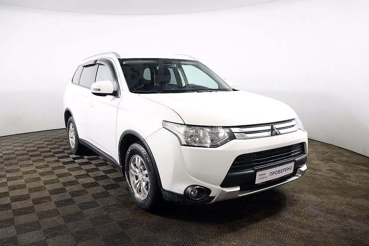 Mitsubishi Outlander Image 3